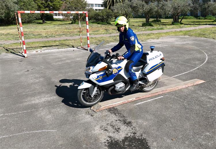 Slika /2025/vježba motociklista3.jpg
